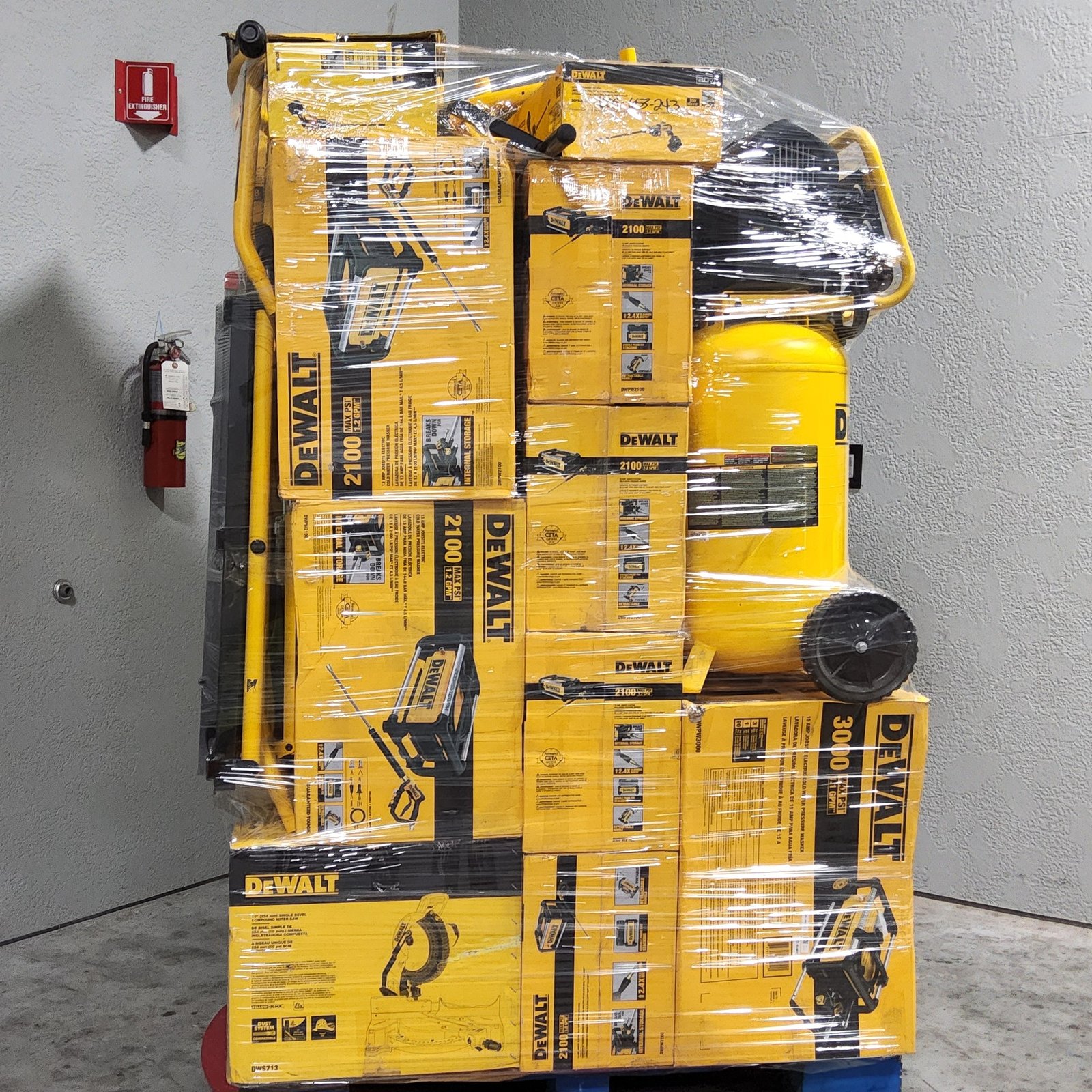 DEWALT TOOL PALLET – LOT ID: 100125 100% Tested and Working (WITH BATTERIES AND CHARGERS) - Image 4