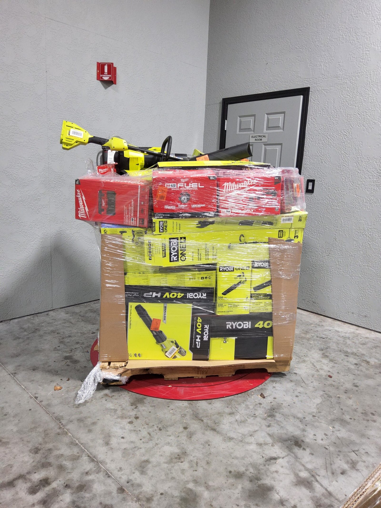 MIXED TOOL PALLET – LOT ID: 240125 100% Tested and Working (WITH BATTERIES AND CHARGERS) - Image 2