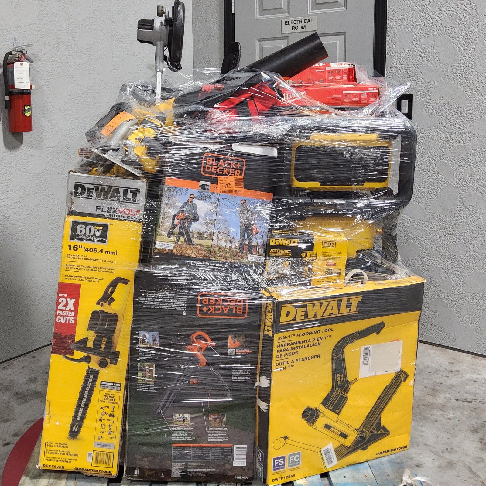 MILWAUKEE & DEWALT PALLET – LOT ID: 390125 100% Tested and Working (WITH BATTERIES AND CHARGERS) - Image 3